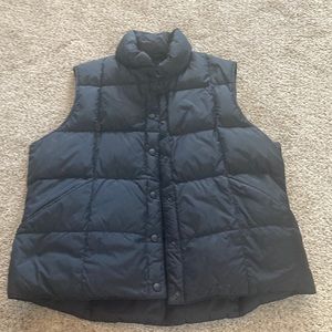 Lands End Black Puffer Vest with buttons